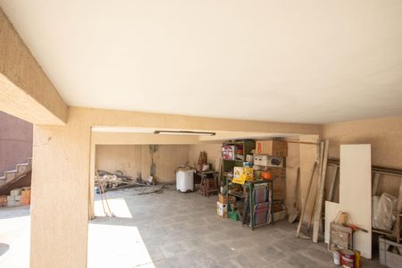 Casa à venda com 352m², 4 quartos e 3 vagas Casa à venda com 352m², 4 quartos e 3 vagasQuintal