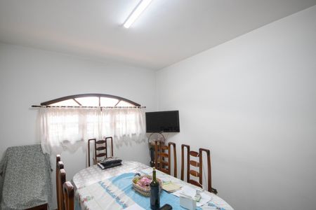 Casa à venda com 352m², 4 quartos e 3 vagas Casa à venda com 352m², 4 quartos e 3 vagasSala de Jantar