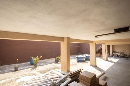 Casa à venda com 352m², 4 quartos e 3 vagas Casa à venda com 352m², 4 quartos e 3 vagasQuintal