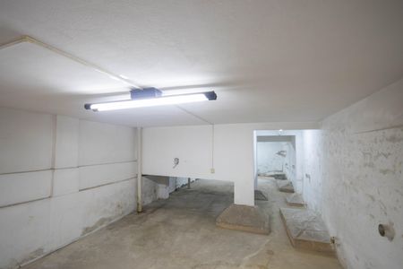 Casa à venda com 352m², 4 quartos e 3 vagas Casa à venda com 352m², 4 quartos e 3 vagasPorão