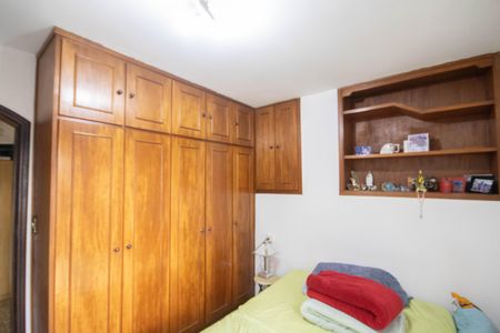 Casa à venda com 352m², 4 quartos e 3 vagas Casa à venda com 352m², 4 quartos e 3 vagasQuarto 1