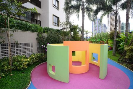 Apartamento para alugar com 157m², 3 quartos e 3 vagas Apartamento para alugar com 157m², 3 quartos e 3 vagasÁrea comum - Playground