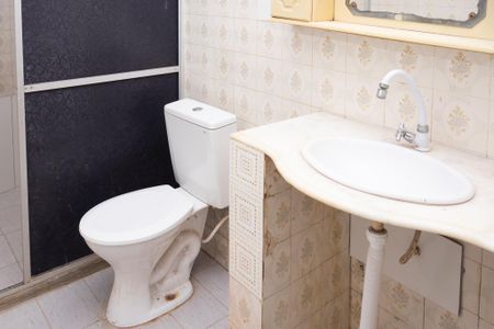 Casa para alugar com 130m², 3 quartos e 1 vaga Casa para alugar com 130m², 3 quartos e 1 vagaBanheiro Social