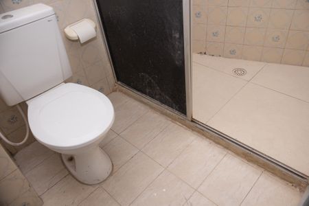 Casa para alugar com 130m², 3 quartos e 1 vaga Casa para alugar com 130m², 3 quartos e 1 vagaBanheiro Social