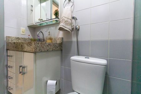 Apartamento à venda com 76m², 3 quartos e 2 vagasBanheiro 
