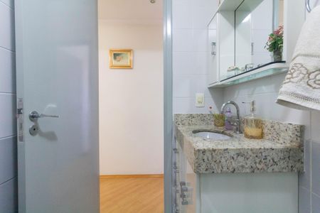 Apartamento à venda com 76m², 3 quartos e 2 vagasBanheiro 