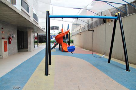 Apartamento à venda com 83m², 2 quartos e 2 vagasÁrea comum - Playground