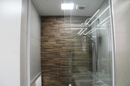 Apartamento à venda com 83m², 2 quartos e 2 vagasBanheiro da Suíte