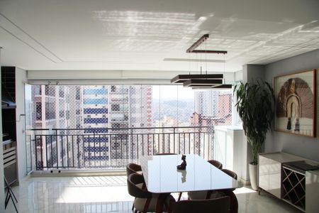 Apartamento à venda com 83m², 2 quartos e 2 vagasSala 