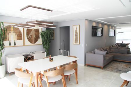 Apartamento à venda com 83m², 2 quartos e 2 vagasSala 