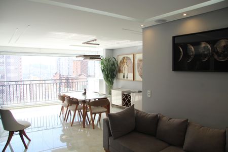 Apartamento à venda com 83m², 2 quartos e 2 vagasSala 