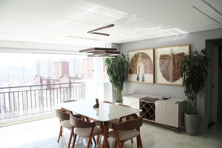 Apartamento à venda com 83m², 2 quartos e 2 vagasSala 