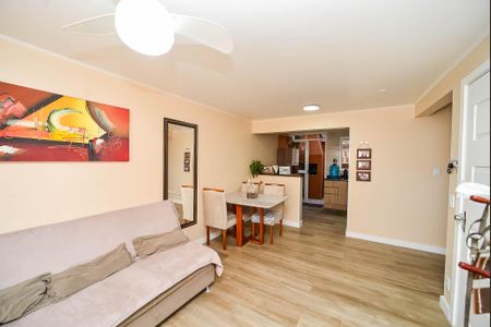 Sala de casa de condomínio à venda com 3 quartos, 84m² em Jardim Itu, Porto Alegre