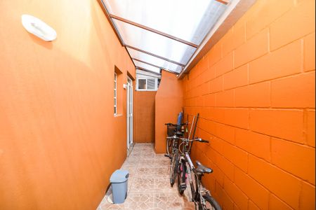 Casa de condomínio à venda com 84m², 3 quartos e 1 vagaÁrea de Serviço