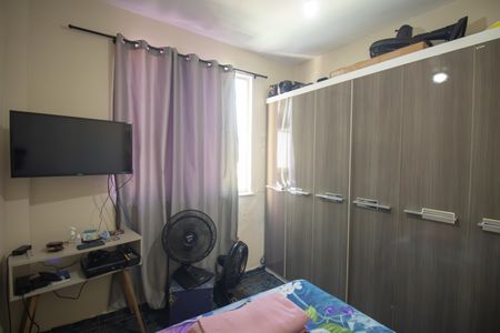 Quarto 2 de apartamento para alugar com 3 quartos, 54m² em Parada Quarenta, São Gonçalo
