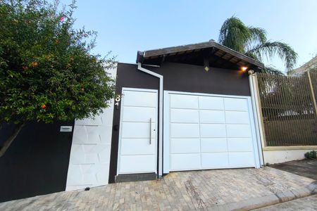 Casa para alugar com 200m², 4 quartos e 2 vagasFachada