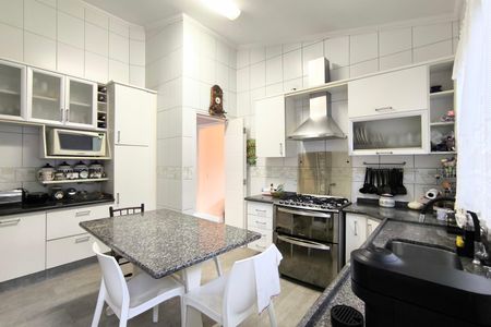 Casa para alugar com 200m², 4 quartos e 2 vagasCozinha