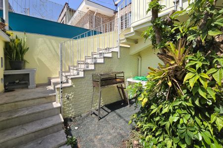 Casa à venda com 170m², 3 quartos e 2 vagasEntrada