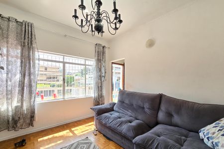 Casa à venda com 170m², 3 quartos e 2 vagasSala