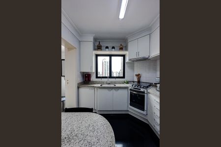 Apartamento à venda com 101m², 3 quartos e 2 vagas Apartamento à venda com 101m², 3 quartos e 2 vagasCozinha