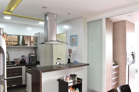 Casa de condomínio para alugar com 319m², 4 quartos e 5 vagasCozinha