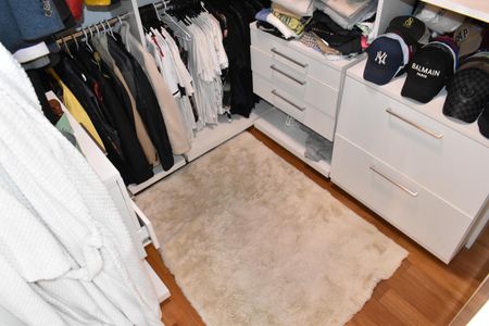 Casa de condomínio para alugar com 319m², 4 quartos e 5 vagasCloset da Suíte 2