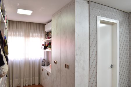 Casa de condomínio para alugar com 319m², 4 quartos e 5 vagasSuíte 3