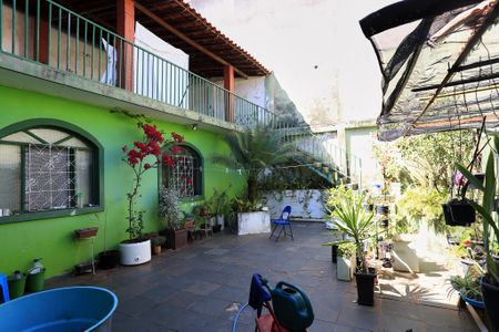 Casa à venda com 300m², 3 quartos e 2 vagasQuintal