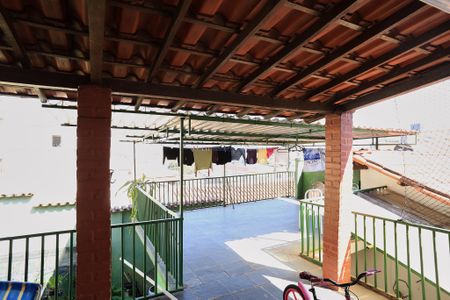 Casa à venda com 300m², 3 quartos e 2 vagasÁrea de Serviço