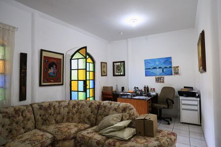 Sala de casa à venda com 3 quartos, 300m² em Santa Efigênia, Belo Horizonte