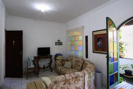 Casa à venda com 300m², 3 quartos e 2 vagasSala
