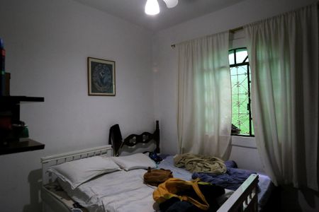 Casa à venda com 300m², 3 quartos e 2 vagasQuarto