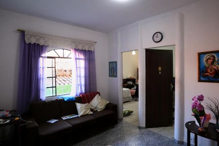 Sala 2 de casa à venda com 3 quartos, 300m² em Santa Efigênia, Belo Horizonte