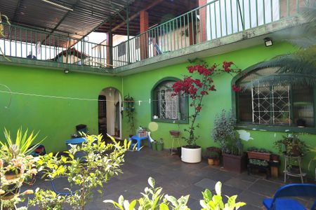 Casa à venda com 300m², 3 quartos e 2 vagasQuintal