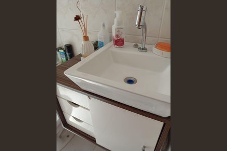 Banheiro de apartamento à venda com 2 quartos, 60m² em Vila Jerusalem, São Bernardo do Campo