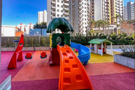 Apartamento à venda com 128m², 3 quartos e 3 vagasÁrea comum - Playground
