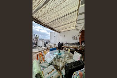 Apartamento à venda com 137m², 1 quarto e 2 vagas Apartamento à venda com 137m², 1 quarto e 2 vagasCobertura