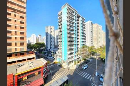 Vista de apartamento à venda com 2 quartos, 77m² em Moema, São Paulo