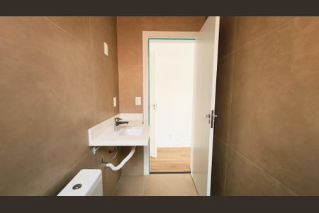 Casa de condomínio à venda com 171m², 3 quartos e 4 vagas Casa de condomínio à venda com 171m², 3 quartos e 4 vagasBanheiro da Suíte 2