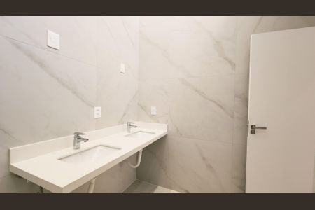 Casa de condomínio à venda com 171m², 3 quartos e 4 vagas Casa de condomínio à venda com 171m², 3 quartos e 4 vagasBanheiro da Suíte 3