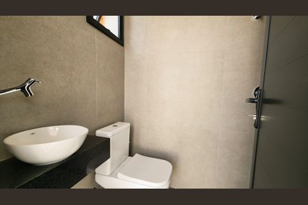 Casa de condomínio à venda com 171m², 3 quartos e 4 vagas Casa de condomínio à venda com 171m², 3 quartos e 4 vagasBanheiro Externo