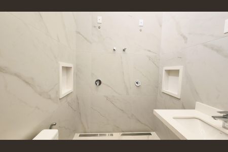 Casa de condomínio à venda com 171m², 3 quartos e 4 vagas Casa de condomínio à venda com 171m², 3 quartos e 4 vagasBanheiro da Suíte 3