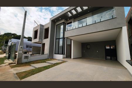 Casa de condomínio à venda com 171m², 3 quartos e 4 vagas Casa de condomínio à venda com 171m², 3 quartos e 4 vagasGaragem
