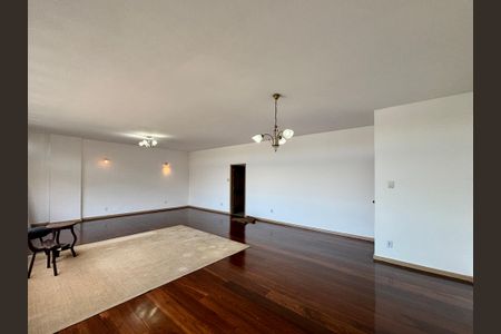 Apartamento para alugar com 210m², 4 quartos e 2 vagas Apartamento para alugar com 210m², 4 quartos e 2 vagasSala