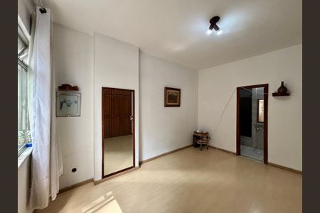 Apartamento para alugar com 210m², 4 quartos e 2 vagas Apartamento para alugar com 210m², 4 quartos e 2 vagasSuíte