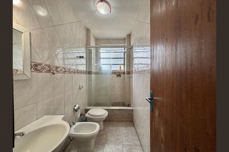 Apartamento para alugar com 210m², 4 quartos e 2 vagas Apartamento para alugar com 210m², 4 quartos e 2 vagasBanheiro 1