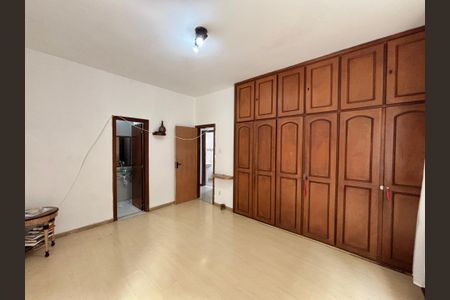 Apartamento para alugar com 210m², 4 quartos e 2 vagas Apartamento para alugar com 210m², 4 quartos e 2 vagasSuíte