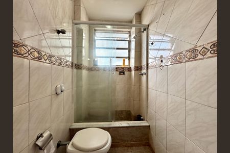 Apartamento para alugar com 210m², 4 quartos e 2 vagas Apartamento para alugar com 210m², 4 quartos e 2 vagasBanheiro 1