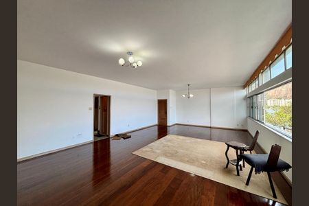 Apartamento para alugar com 210m², 4 quartos e 2 vagas Apartamento para alugar com 210m², 4 quartos e 2 vagasSala