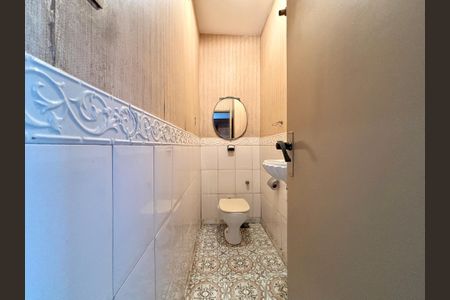 Apartamento para alugar com 210m², 4 quartos e 2 vagas Apartamento para alugar com 210m², 4 quartos e 2 vagasLavabo